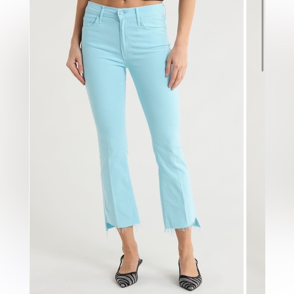 MOTHER Denim - MOTHER The Insider Crop Step Fray in Sky Blue